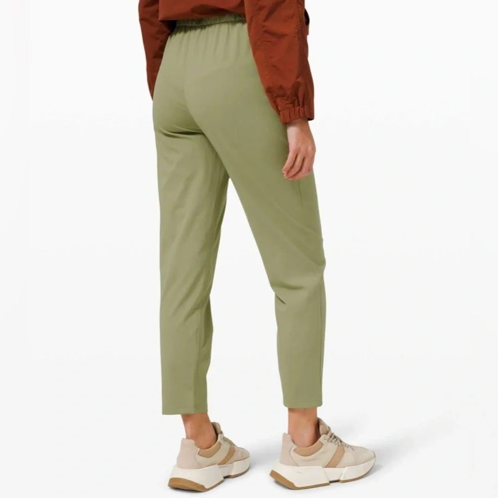 Lululemon sz 2 Keep Moving Pant 7/8 High-Rise Rosemary Green great condition